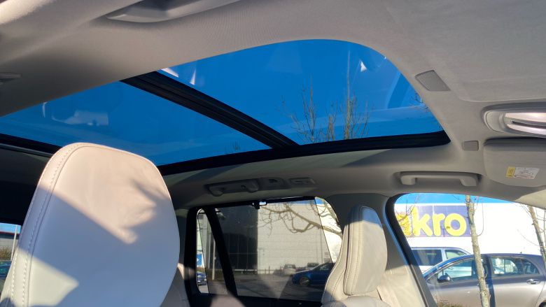 Volvo XC90 2.0 B5P Plus Edition Dark 5dr AWD Geartronic Petrol Estate